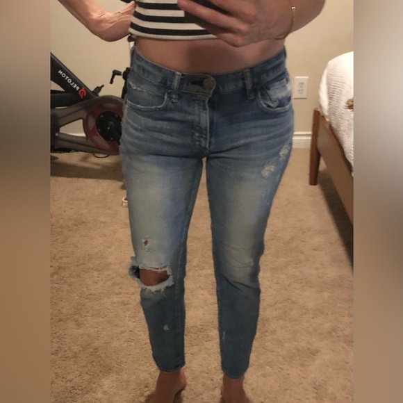 Moussy vintage 27x 26 great fir petite gals! Distressed and low waist - Picture 6 of 7